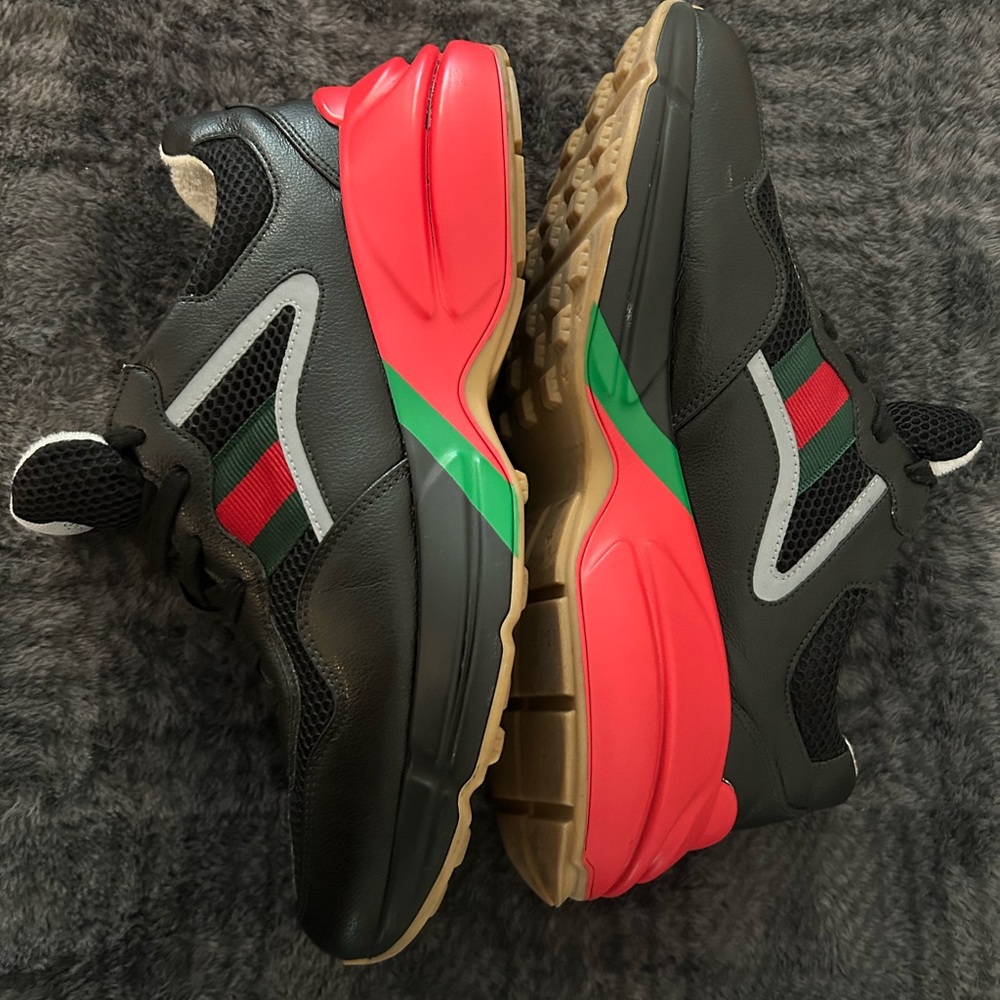 GUCCI